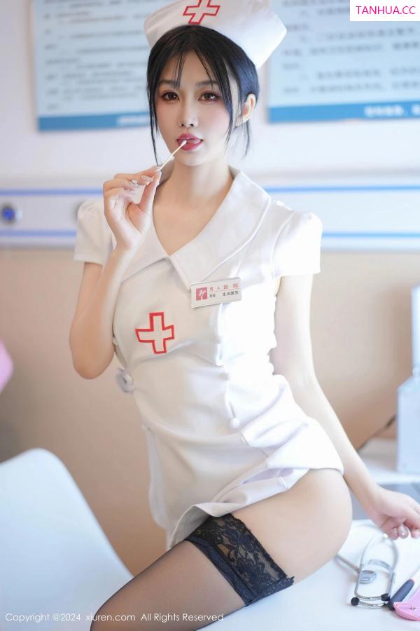 laura阿姣  [XiuRen]高清写真图 2024.05.10 No.8512 laura阿姣 美腿黑丝第7张图片